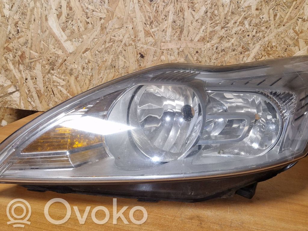 Ford Focus Headlight/headlamp 