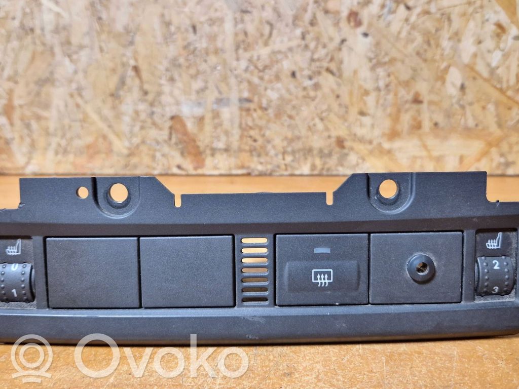 Ford Focus Windscreen/window heater switch 