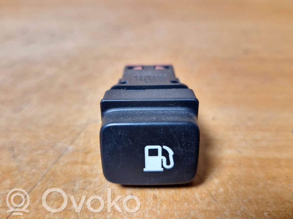 Citroen C4 Grand Picasso Fuel tank opening switch 