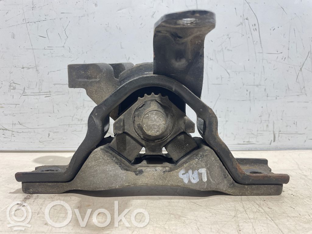 Chevrolet Captiva Engine mount bracket 