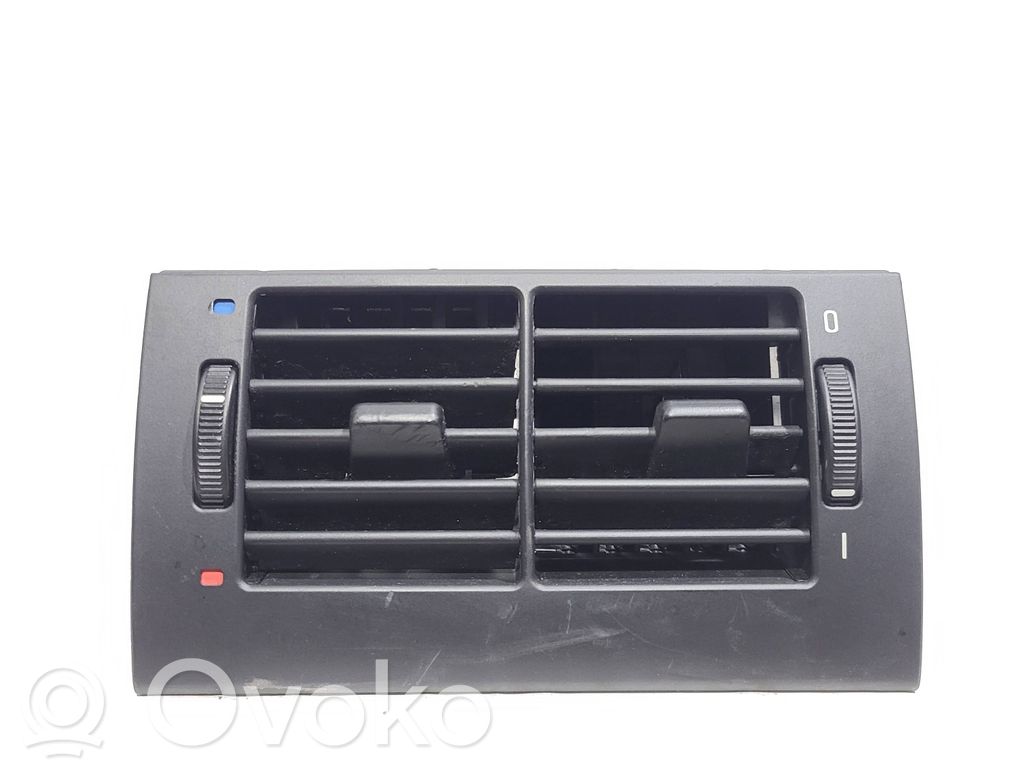 Rejilla de ventilación trasera   8376150