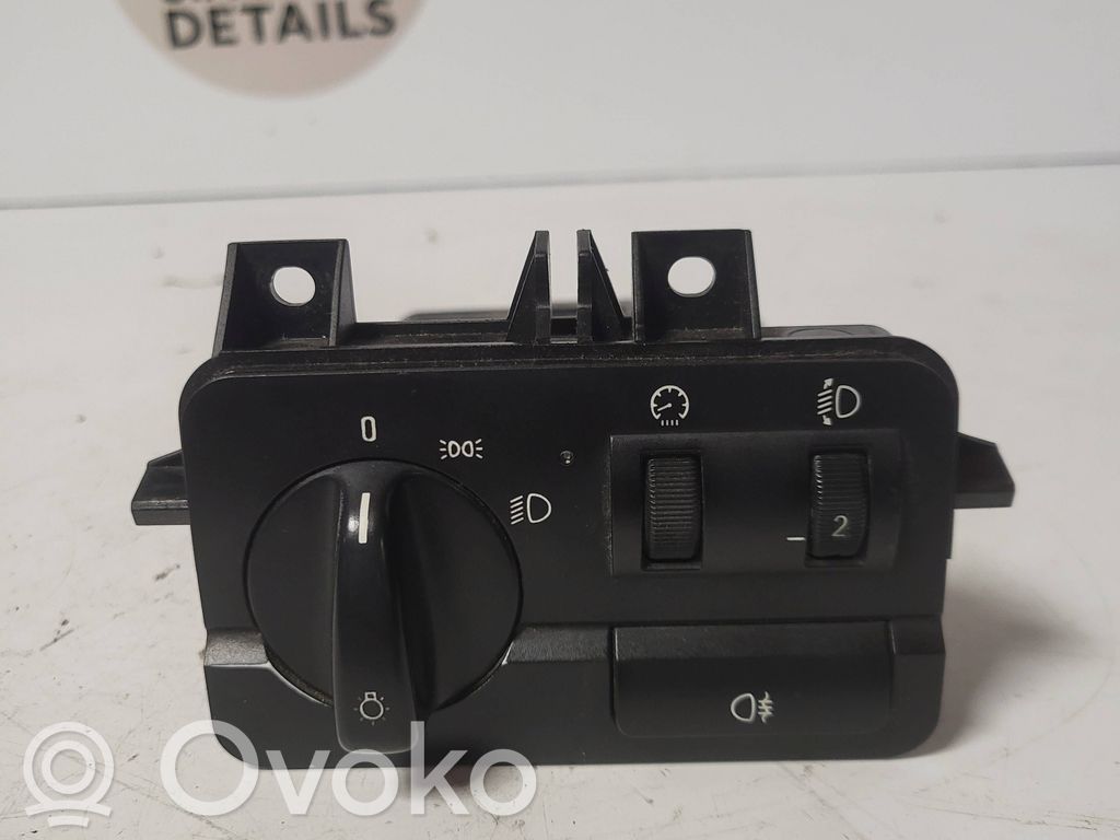 Light switch   61318383225,0022774,086480050