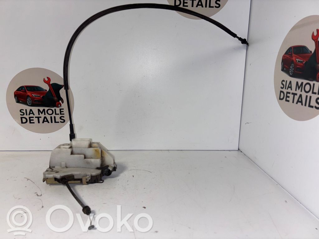 Citroen C3 Front door lock 