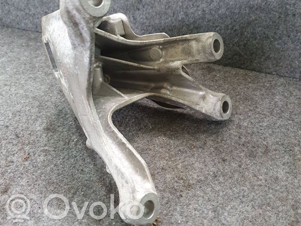 BMW 3 G20 G21 Engine mounting bracket 