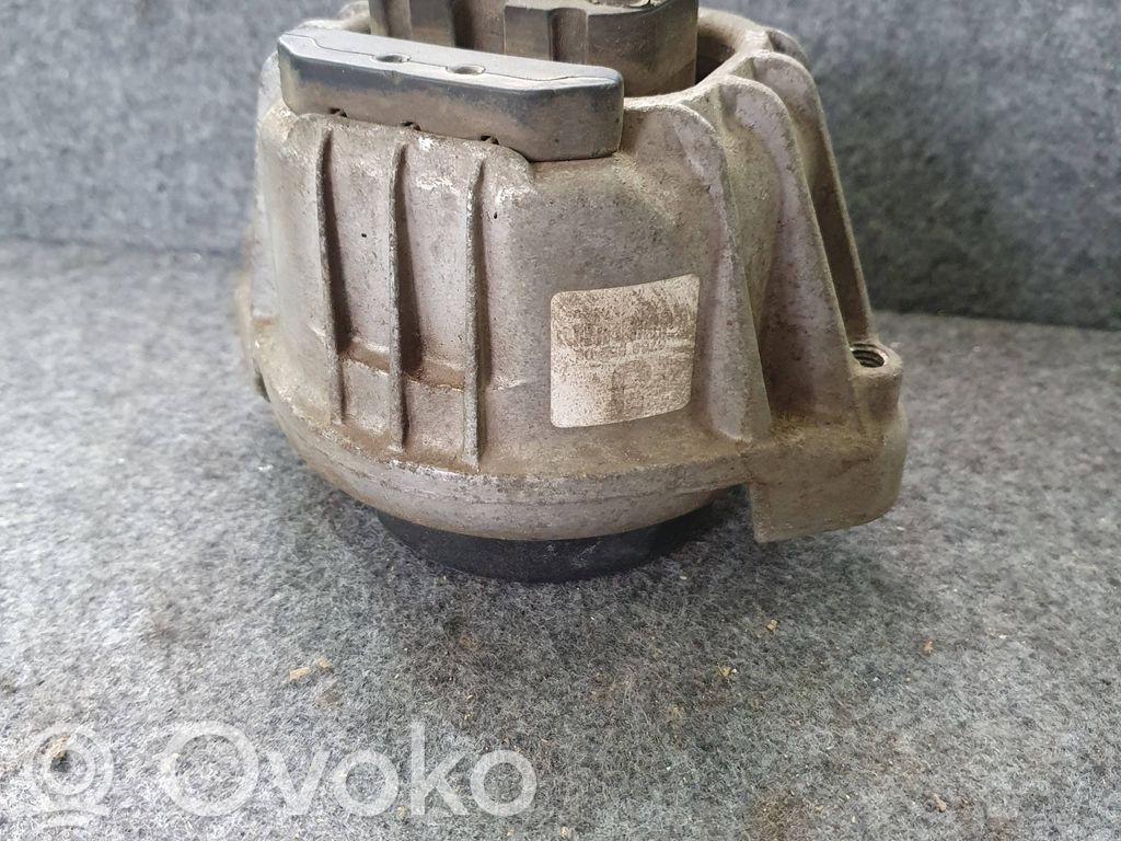 BMW 3 E90 E91 Engine mount bracket 