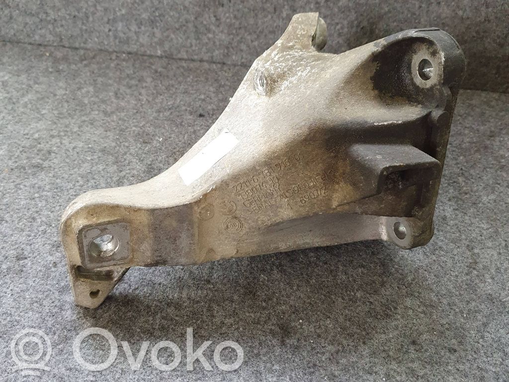 BMW 3 E90 E91 Engine mounting bracket 