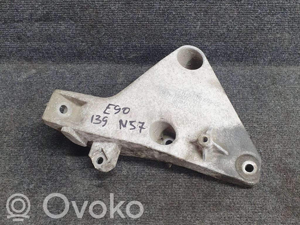 Engine mounting bracket   6786691,13807410,ENAC46000