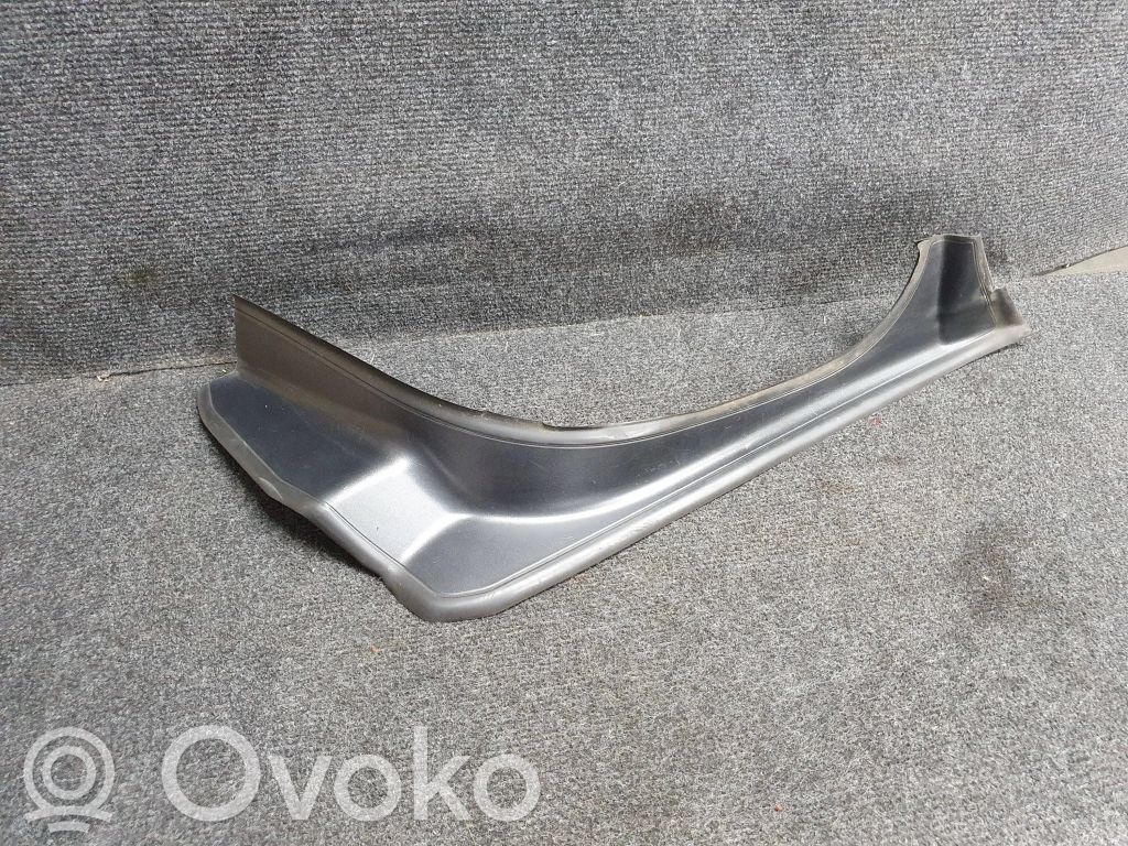 BMW 5 G30 G31 G38 Listwa pod lampę tylną 