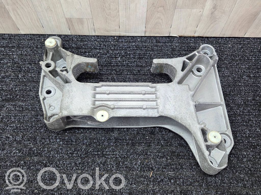 BMW 5 G30 G31 G38 Łapa / Mocowanie skrzyni biegów 