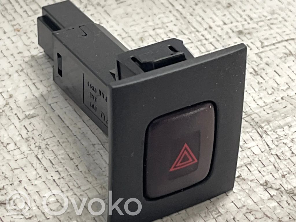 Hazard light switch   30710106,09W431