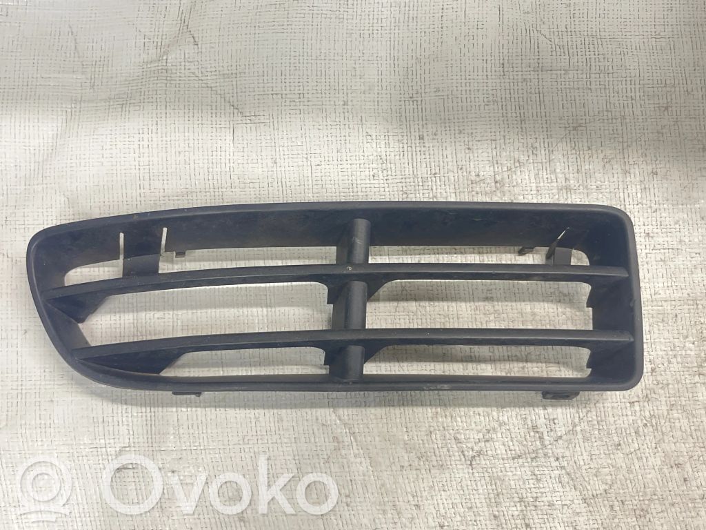 Volkswagen Bora Kratka dolna zderzaka przedniego 
