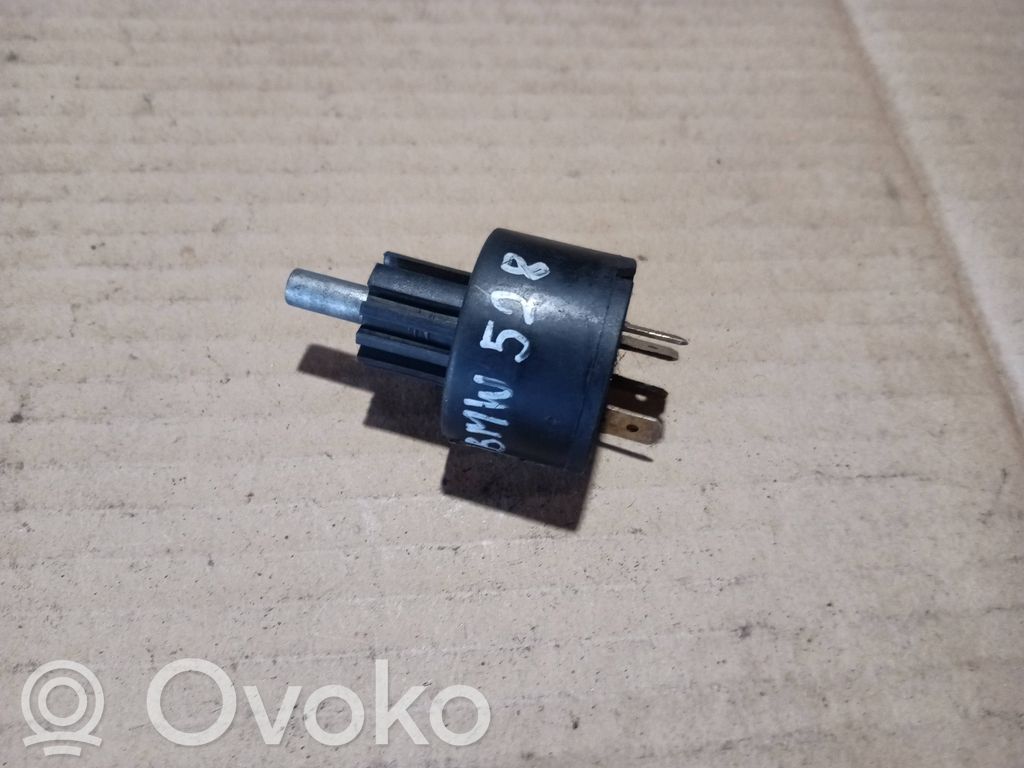 Other switches/knobs/shifts   1366804