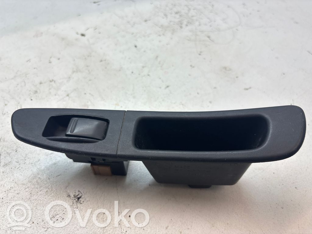 Subaru Impreza II Schalter el. Fensterheber 