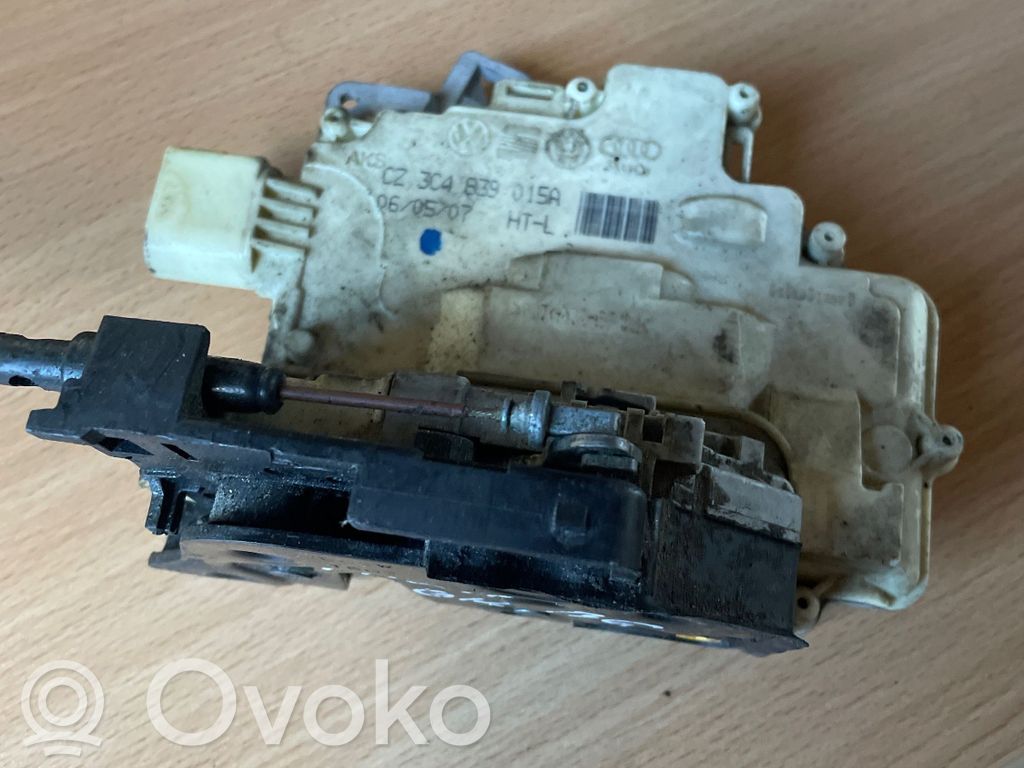 Volkswagen PASSAT B6 Galinių durų spyna 