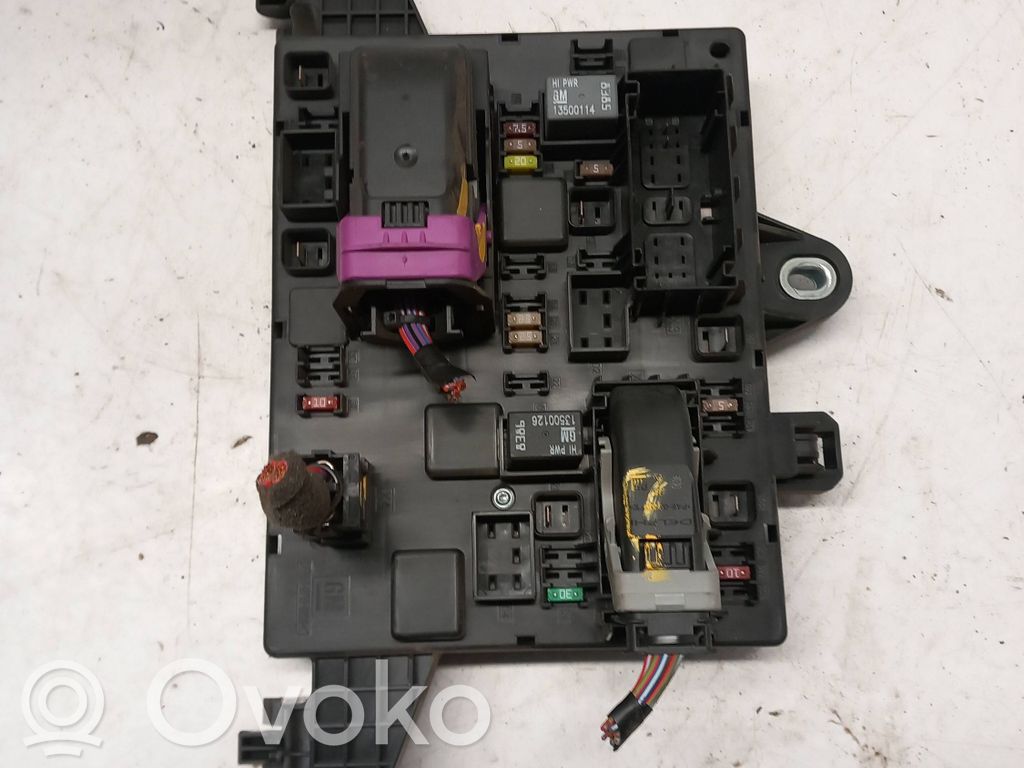 Opel Astra J Juego de caja de fusibles 