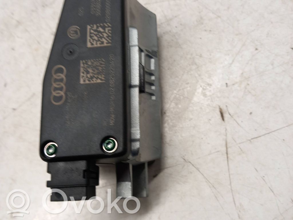 Audi A5 8T 8F Ohjauspyörän lukitus 