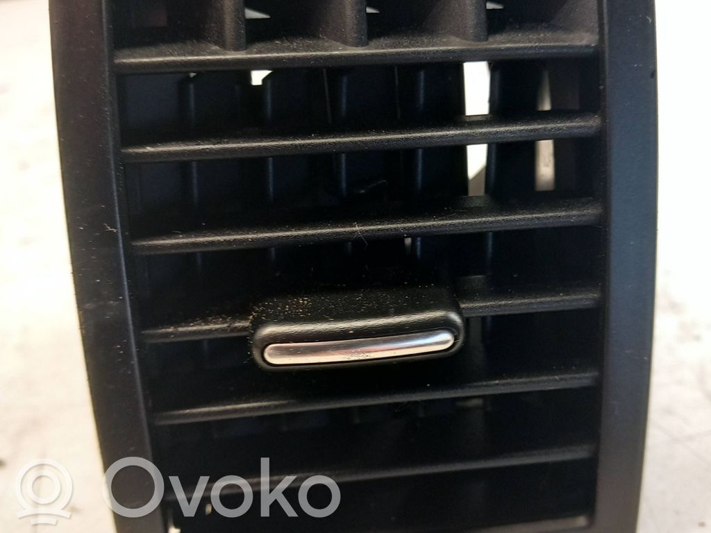 Volkswagen Touareg I Boczna kratka nawiewu deski rozdzielczej 