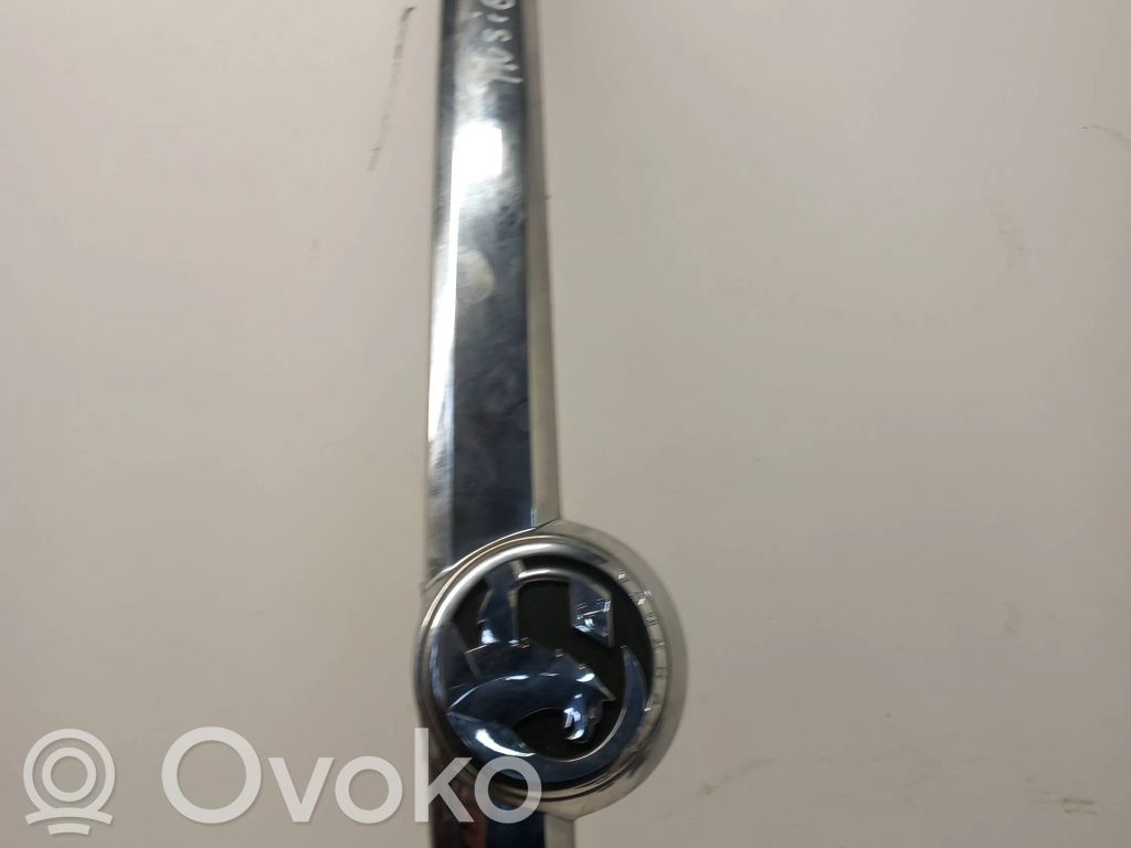 Opel Insignia A Przełącznik / Przycisk otwierania klapy bagażnika 