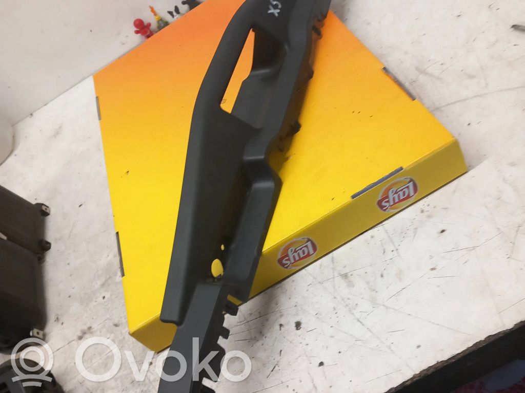 BMW X5 E70 Tailgate trim 