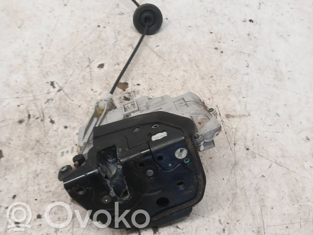 Audi A4 S4 B7 8E 8H Zamek drzwi przednich 