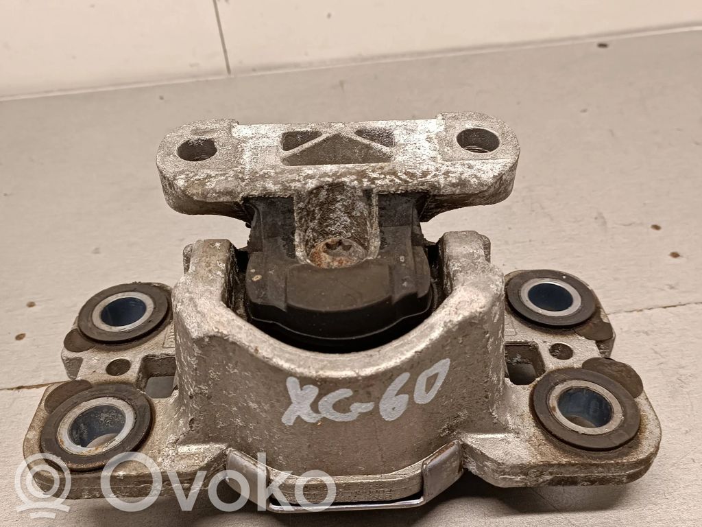 Volvo XC60 Engine mount bracket 