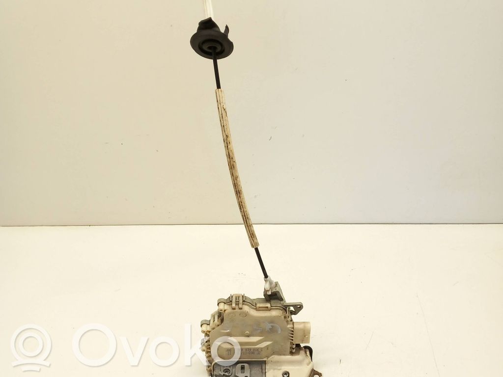 Audi Q5 SQ5 8R Takaoven lukko 