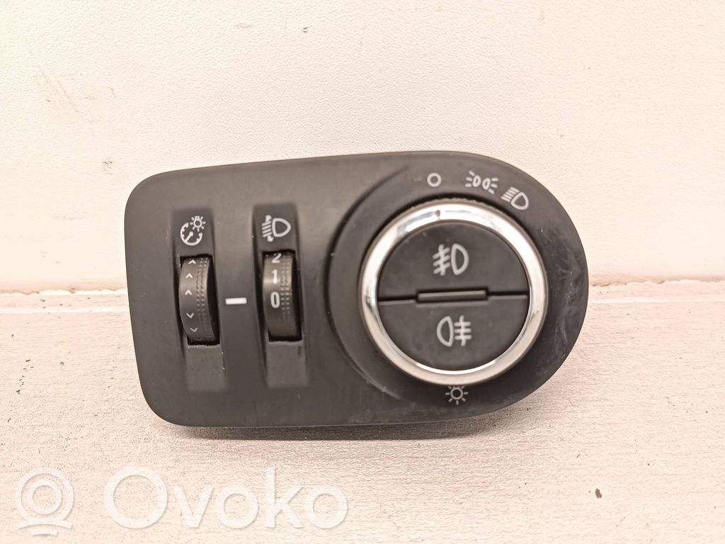 Opel Zafira C Interruptor de luz 