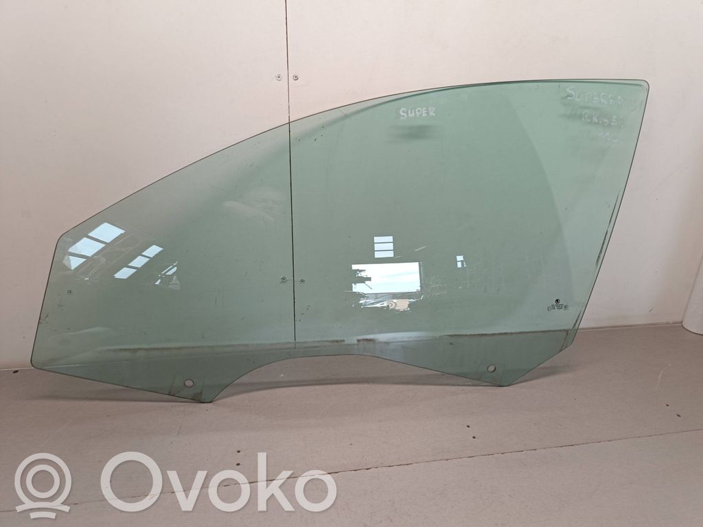 Skoda Superb B6 (3T) Front door window glass four-door 