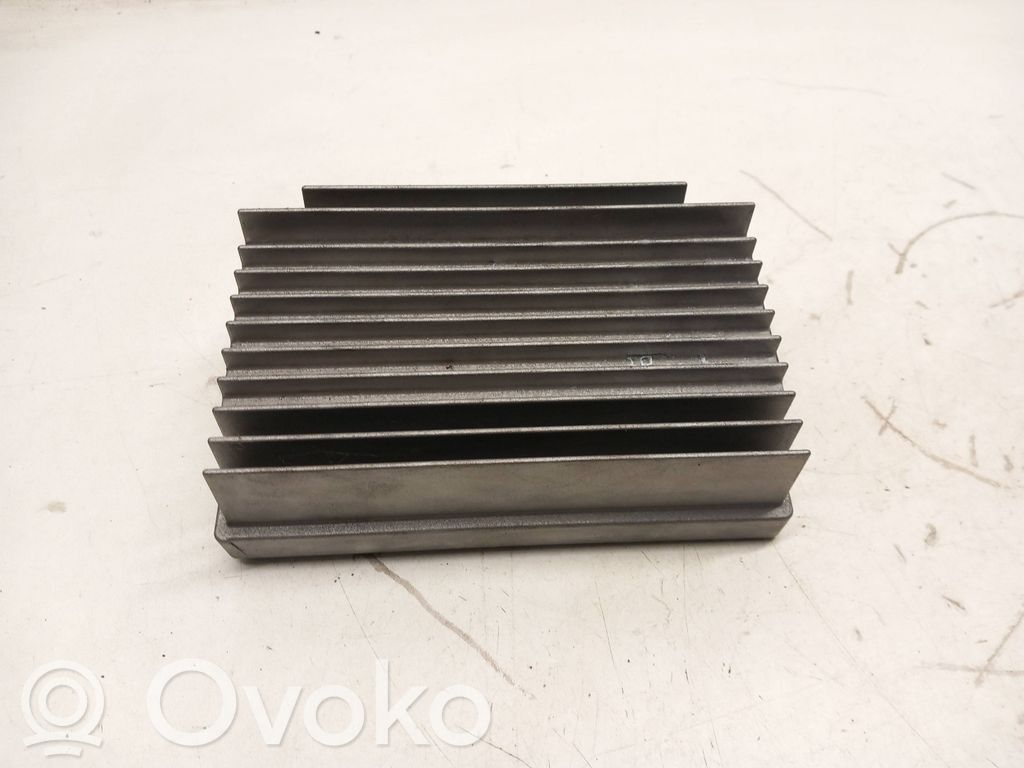 BMW X5 E70 Sound amplifier 