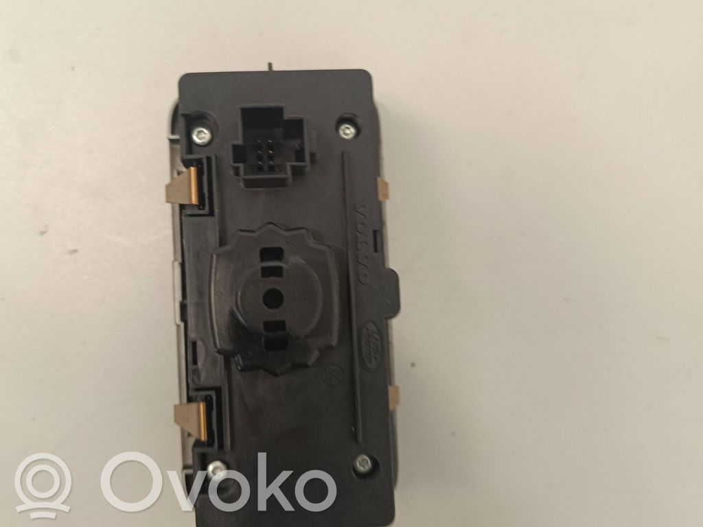 Light switch   30739412,04066332,0329