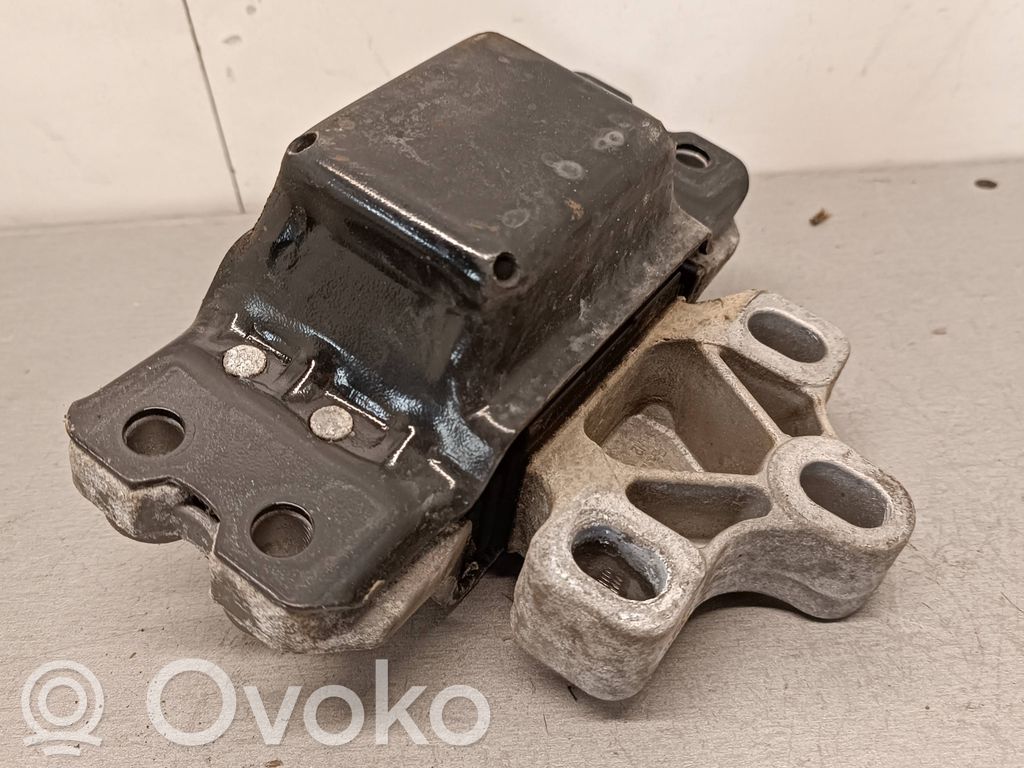 Volkswagen Touran II Engine mount bracket 