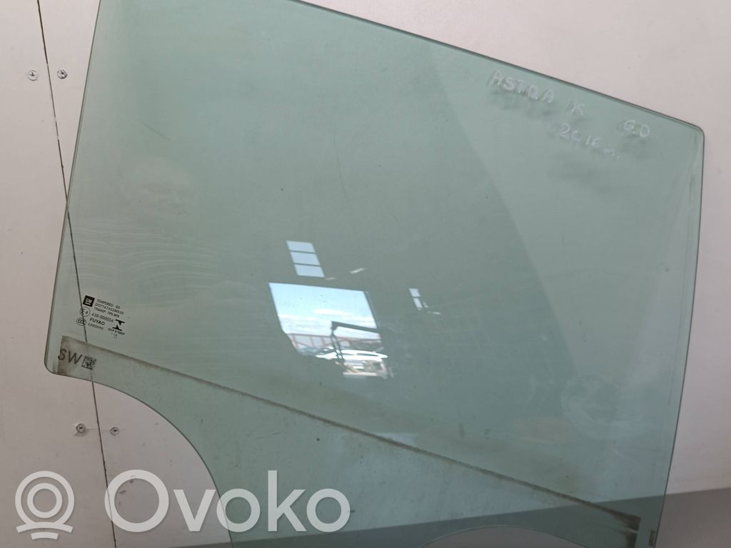 Opel Astra K aizmugurējo durvju stikls 