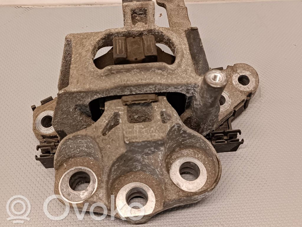 Opel Astra K Engine mount bracket 