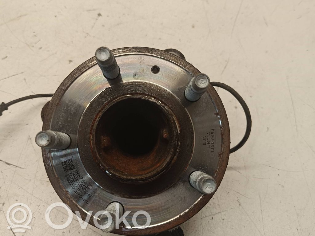 Opel Astra K Taka-akselin pyöräntuenta 