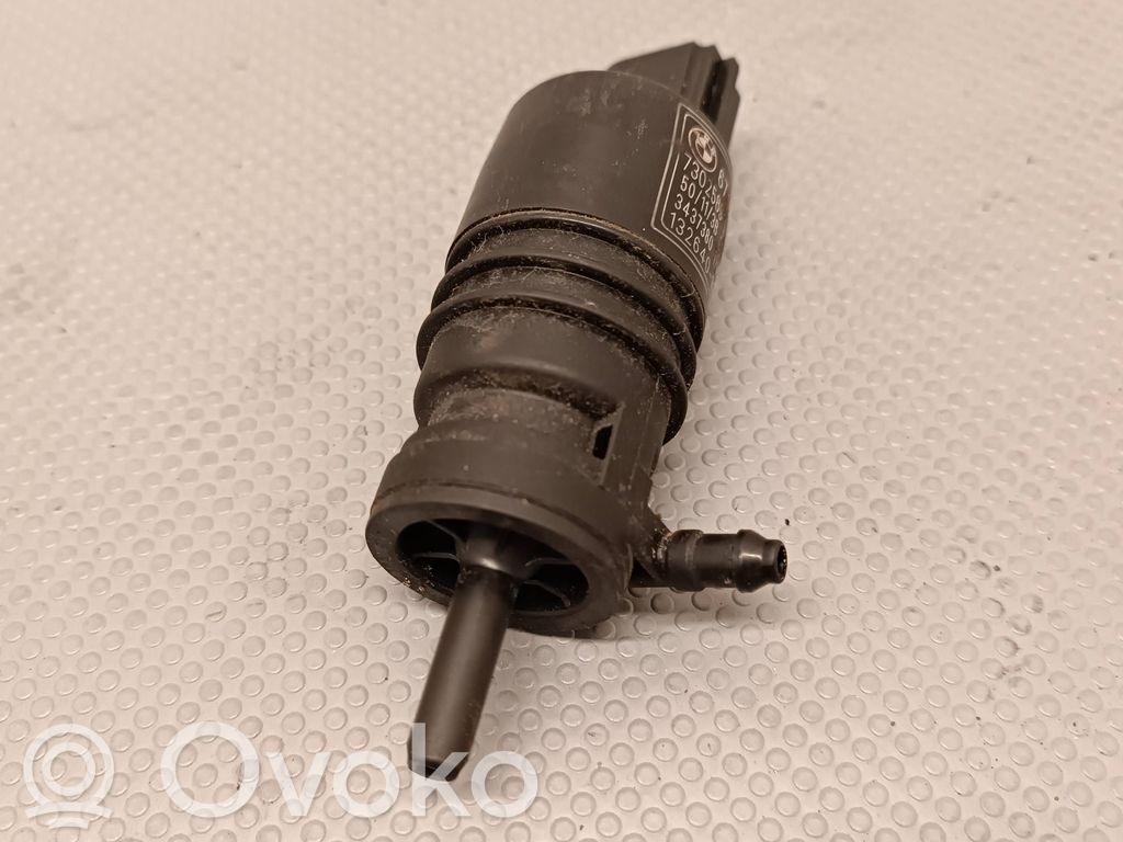 BMW X1 E84 Windscreen/windshield washer pump 