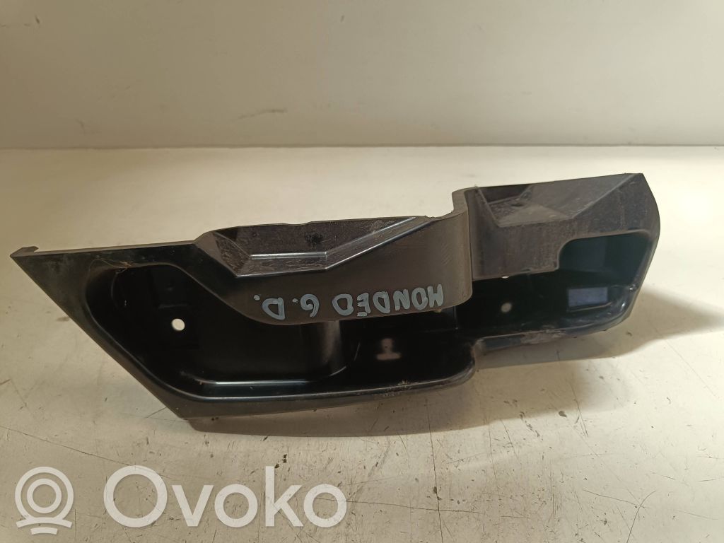 Ford Mondeo MK V Moldura de la esquina del parachoques trasero 