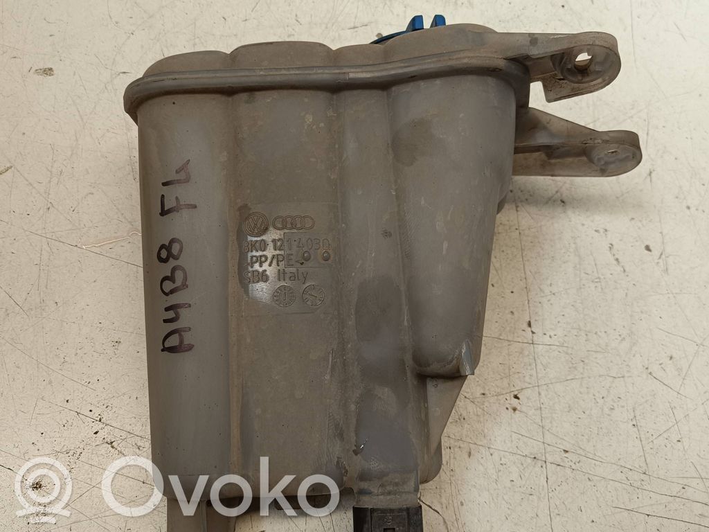 Audi A4 S4 B8 8K Aušinimo skysčio išsiplėtimo bakelis 