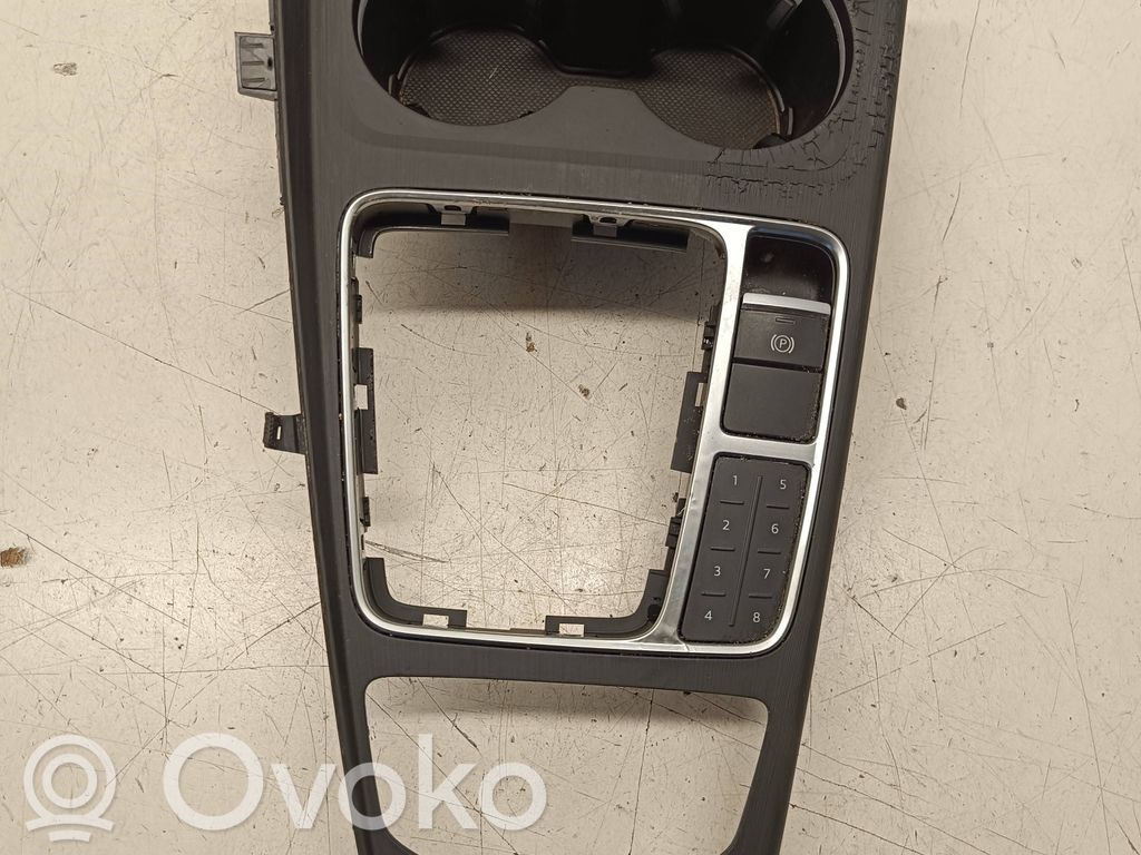 Przedni uchwyt na kubek tunelu środkowego   8W0862533A,0863276,82918001