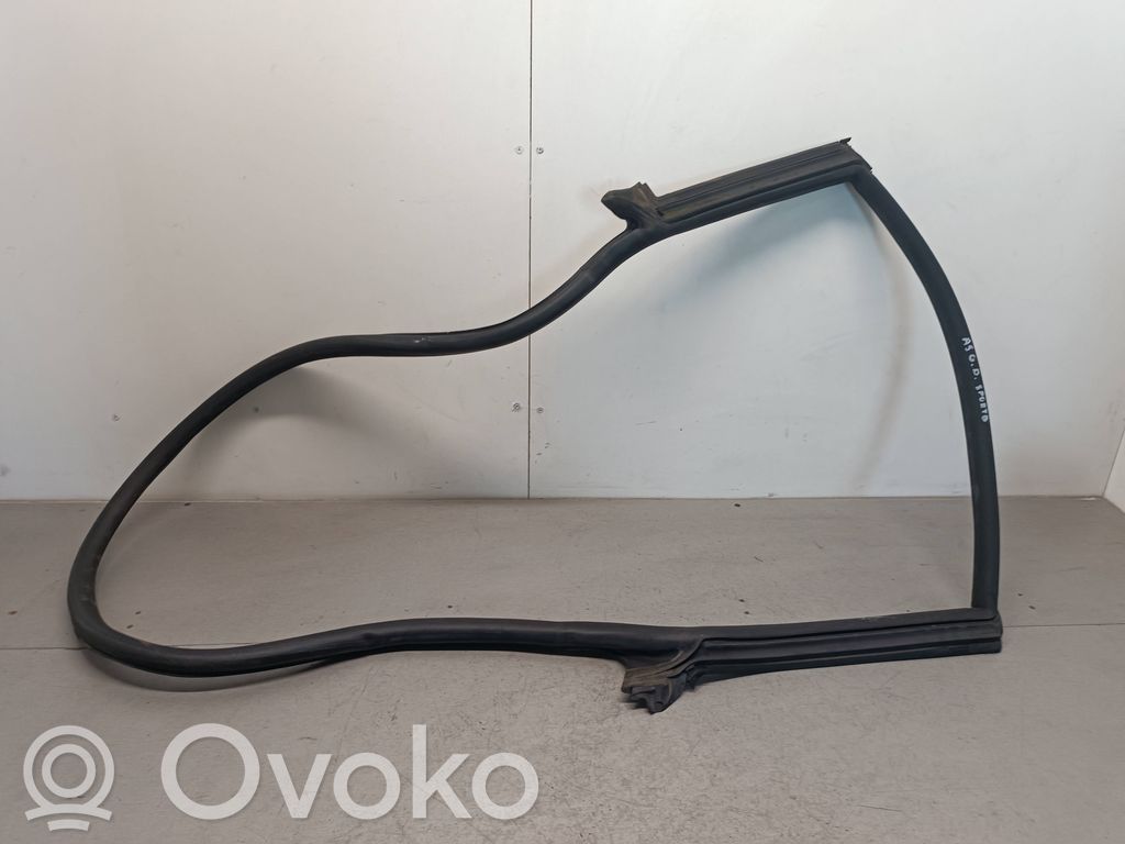 Audi A5 Takaoven kumitiiviste (kiinni korissa) 