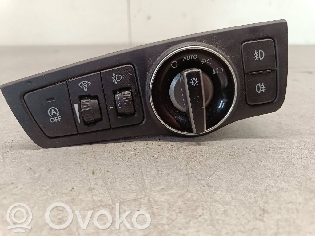 Hyundai i40 Light switch 