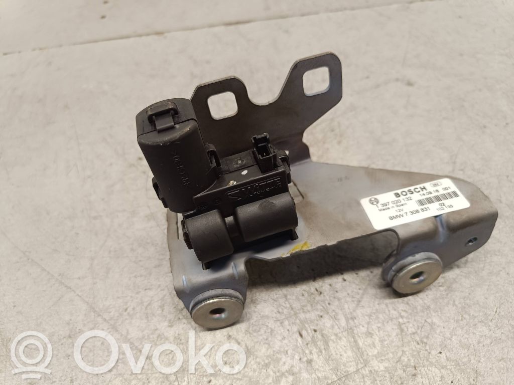 BMW 3 F30 F35 F31 Zamek / Zatrzask szyby klapy tylnej bagażnika 