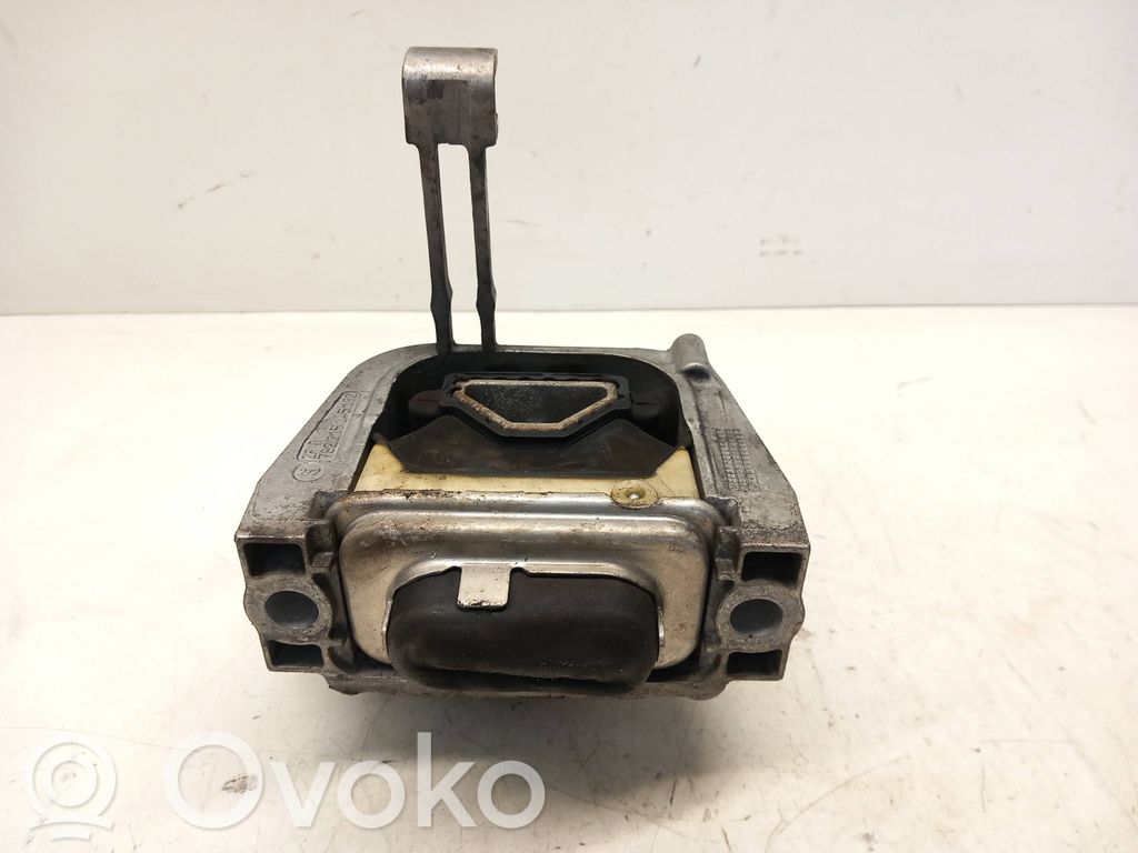 Volkswagen Touran III Engine mount bracket 