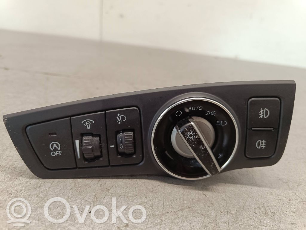 Hyundai i40 Light switch 