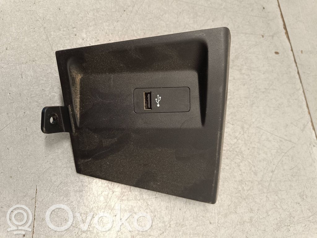 Gniazdo / Złącze USB   9292744,1315480,07985