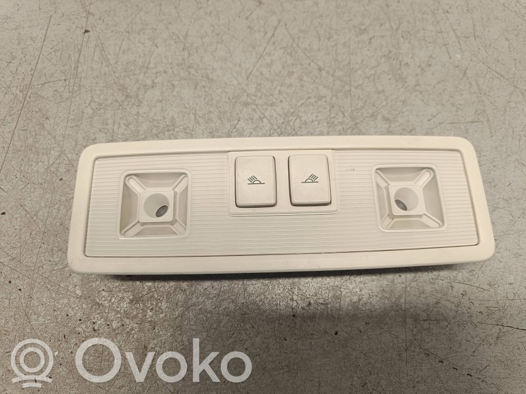 Volkswagen PASSAT B8 Rear seat light 