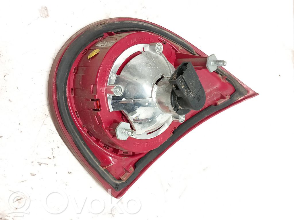 Volkswagen Golf V Takaluukun takavalot 
