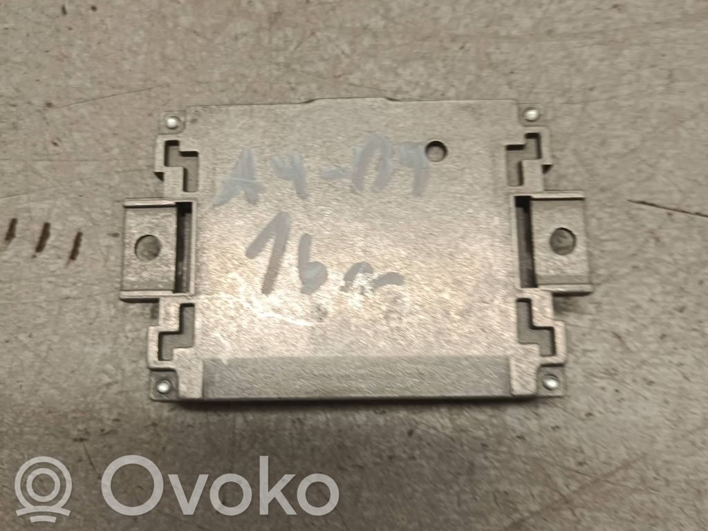 Audi A4 S4 B9 Aerial antenna amplifier 