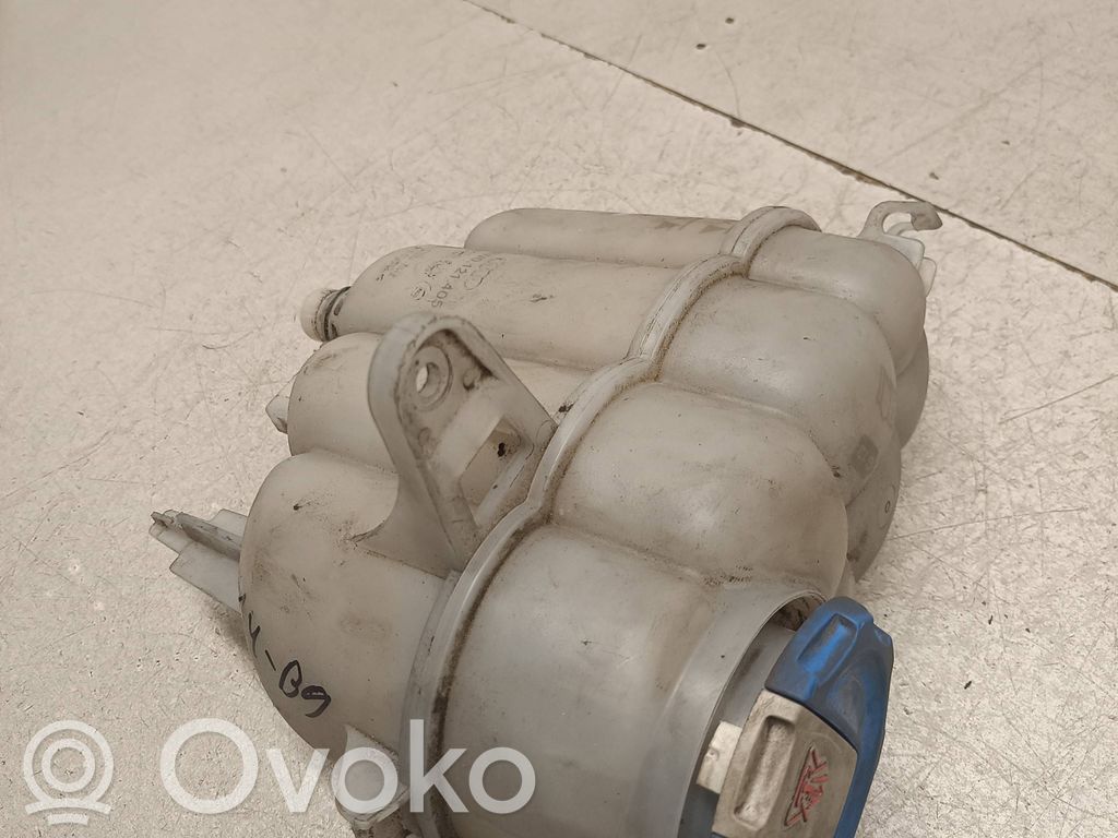 Audi A4 S4 B9 Zbiornik wyrównawczy chłodziwa 