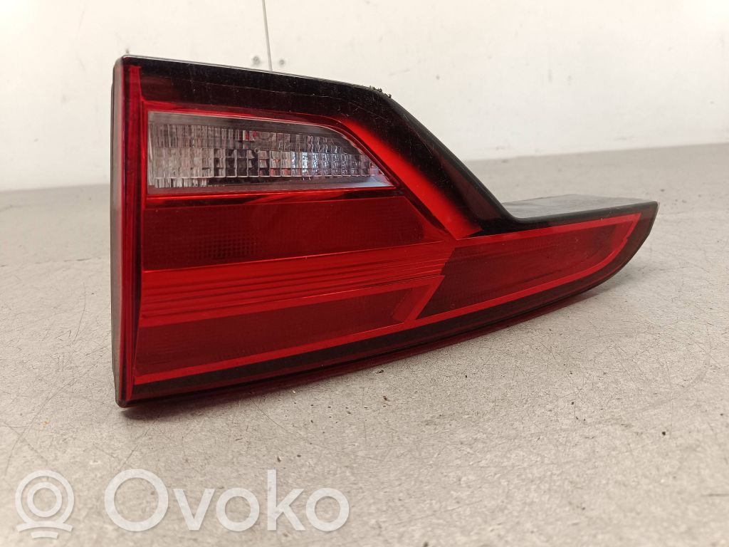 Audi A4 S4 B9 Galinis žibintas dangtyje 