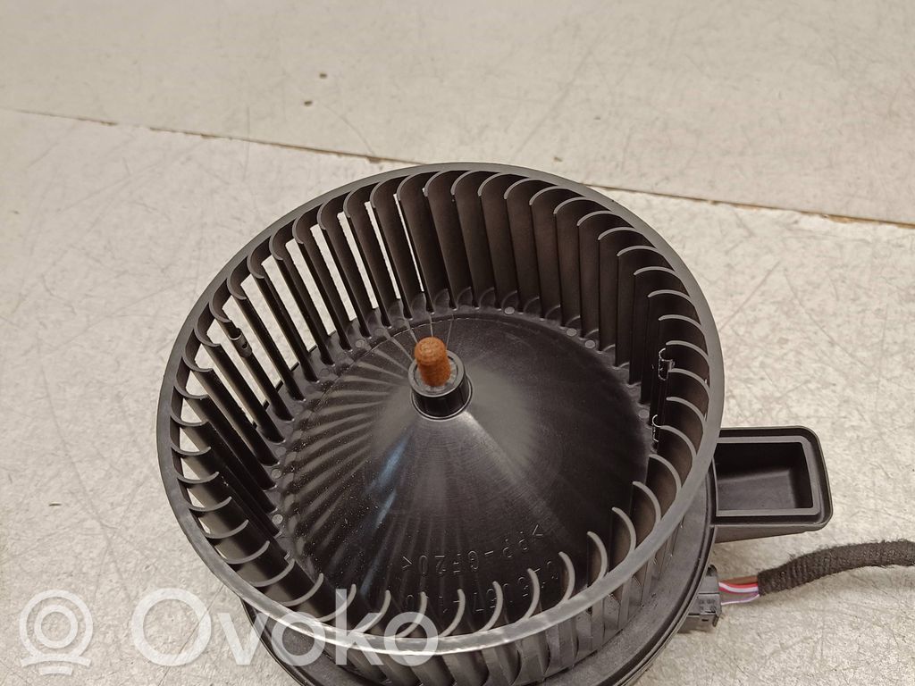 Audi A4 S4 B9 Ventola riscaldamento/ventilatore abitacolo 